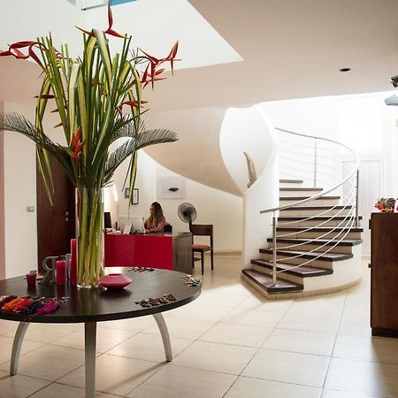 Hotel Maison Rouge Котону Екстериор снимка