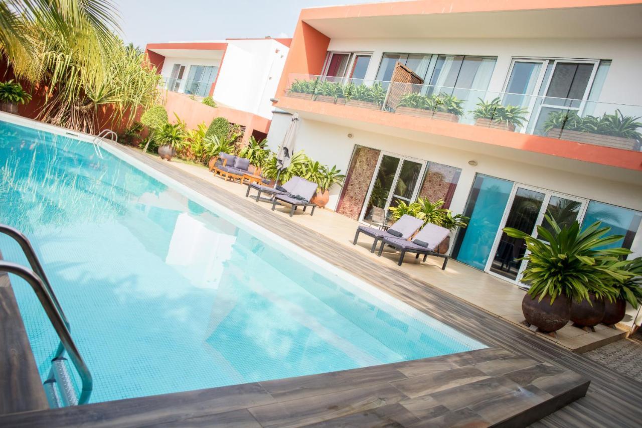 Hotel Maison Rouge Котону Екстериор снимка