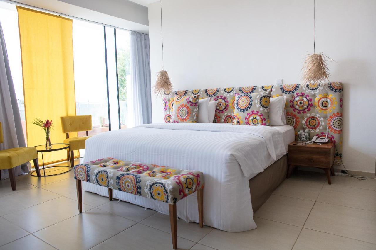 Hotel Maison Rouge Котону Екстериор снимка